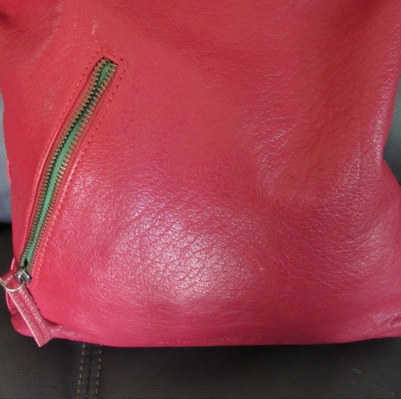 Sticks and Stones City Bag Red Leather fold down Crossbody Flap Purse - Picture 6 of 12